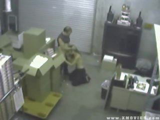 Keamanan kamera tangkapan wanita hubungan intim dia karyawan