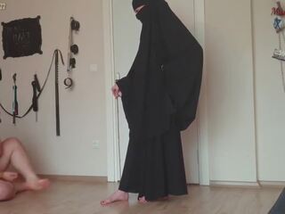 Muslim teenager canes fat slave