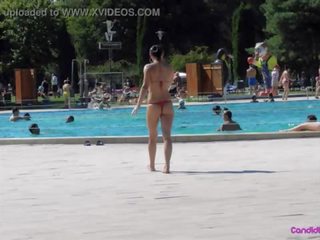 Strand voyeur smashing bikini meisjes topless slecht weasel