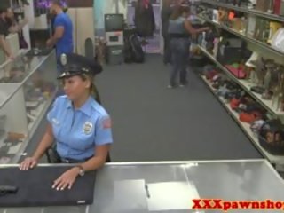 Реальний pawnshop ххх фільм з bigass поліцейський в уніформа
