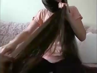 Seksi uzun saçlı bukkake hairplay saç brush yüksek topuklar saç