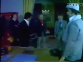 Askin Kanunu 1979: Free petting sex clip show 6d