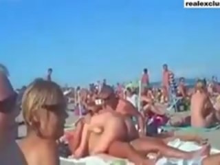 Nyilvános meztelen tengerpart párcserélő x névleges film -ban nyár 2015