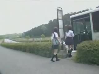 Japonesa hija y maníaco en autobús vídeo