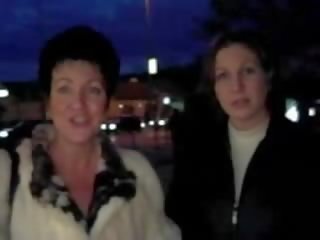 Mom and Ms really love each other video